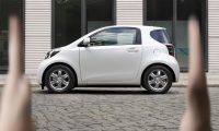 toyota-iq-lateral