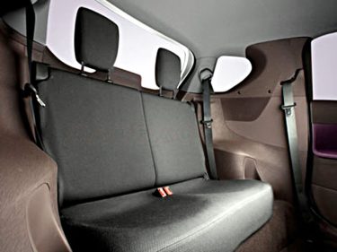 toyota-iq-locuri-spate